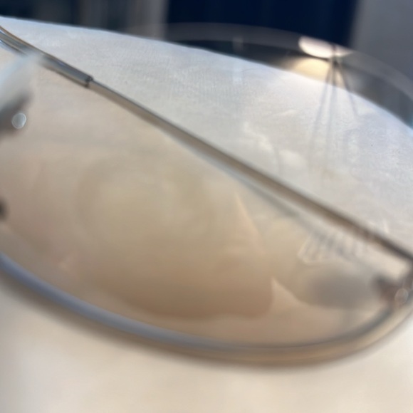 Gucci lightly tinted glasses - Picture 8 of 9